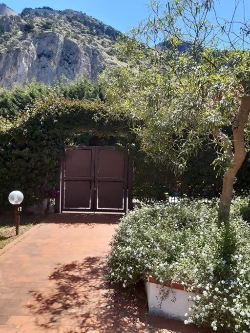 Da Nonna Cettina Appartamento In Villa Con Piscina Palermo Buitenkant foto