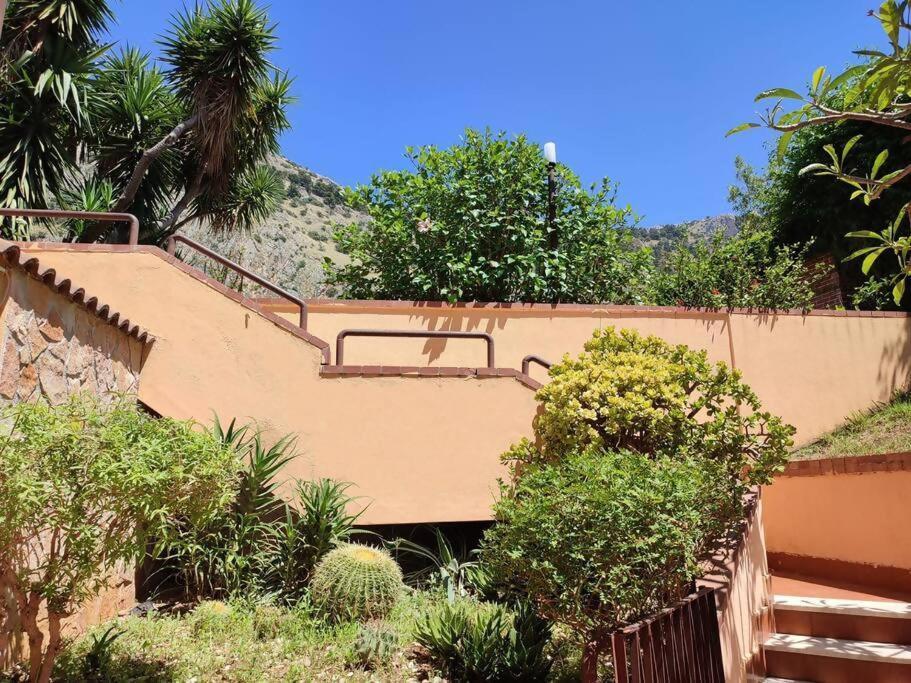 Da Nonna Cettina Appartamento In Villa Con Piscina Palermo Buitenkant foto