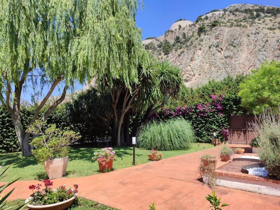 Da Nonna Cettina Appartamento In Villa Con Piscina Palermo Buitenkant foto